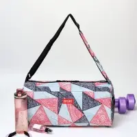 Сумка спортивная на молнии TEXTURA, боковой карман-сетка, регулируемый ремень, средний размер, красная