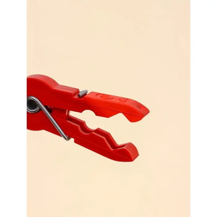 Прищепки бельевые «Кубаночка», 8 см, 12 шт, цвет МИКС Прищепки бельевые «Кубаночка», 8 см, 12 шт, цвет МИКС