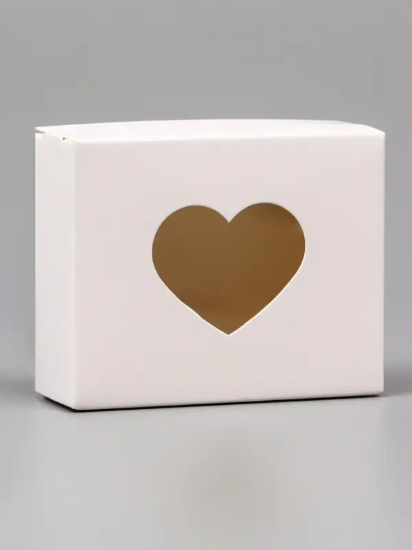 Коробка складная &laquo;Сердца&raquo;, белый, с окном, 10&times;8&times;3.5 см