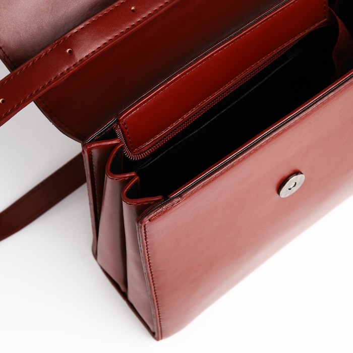 Сумка-мессенджер на магните, цвет тёмно-коричневый Сумка-мессенджер на магните, цвет тёмно-коричневый