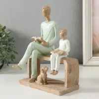 Фигурка полистоун &laquo;Отец и сын. Чтение&raquo;, бело-зелёный, 15.5&times;12&times;21 см