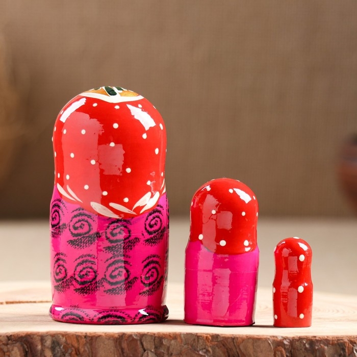 Матрёшка 3-х кукольная  Матрёшка 3-х кукольная "Катя" ягоды, 11см, ручная роспись.