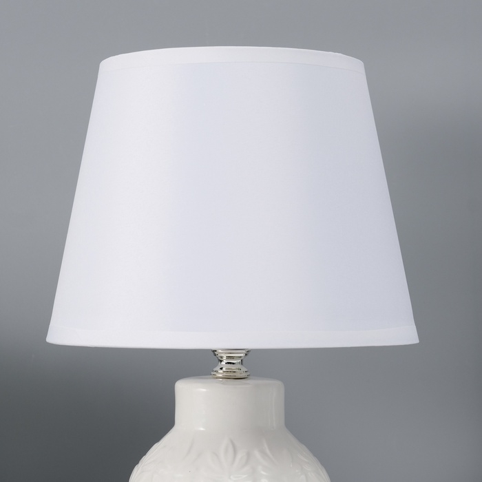 Настольная лампа с абажуром RISALUX «Лиам», Е14, 40 Вт, белый, 20×20×31 см Настольная лампа с абажуром RISALUX «Лиам», Е14, 40 Вт, белый, 20×20×31 см