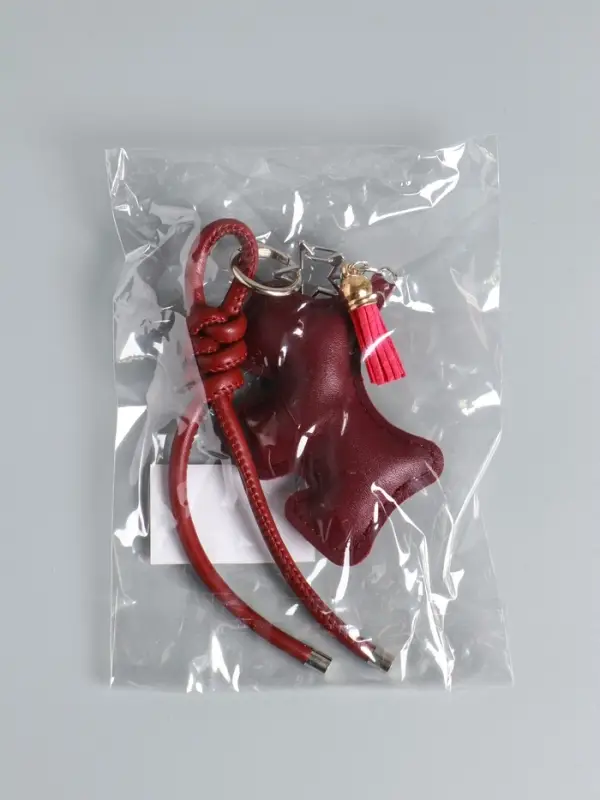 Брелок на карабине кожзам  Брелок на карабине кожзам "Терьер" с узлом, винный 14х8х1,2 см