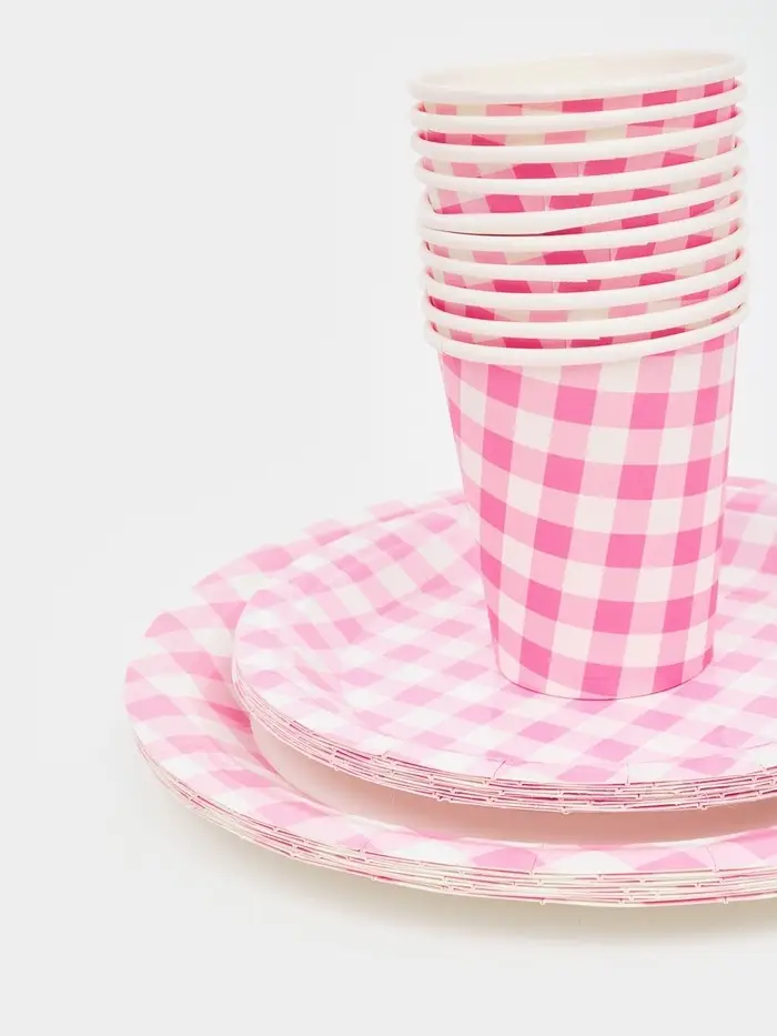 Набор бумажной посуды "Пикник"розовый (тар7д/9д-20шт,стак10шт,салф20шт,скатерть, приборы20)   109766