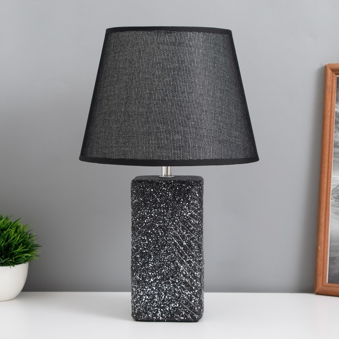 Лампа настольная Лампа настольная "Дзин" 1х40Вт Е14 черный 22х22х36см