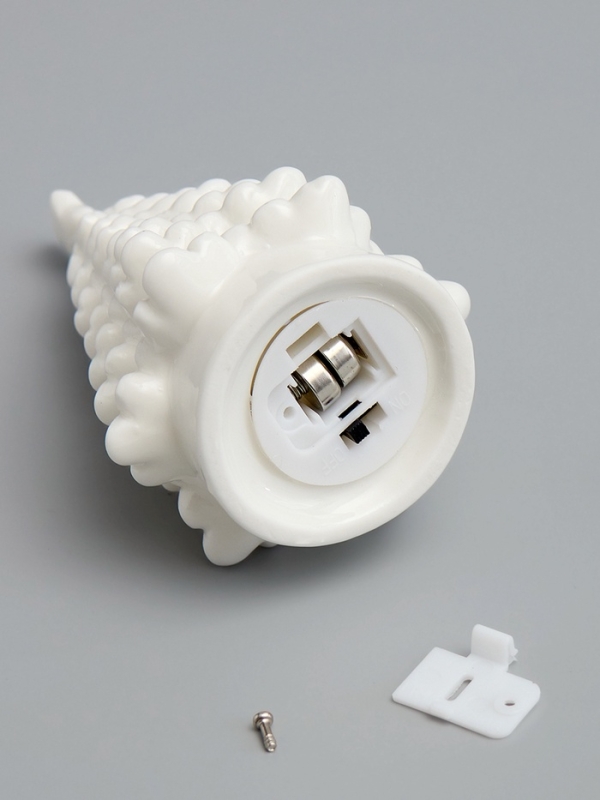 Светодиодная фигура "Елочка белая" 7.1х6.5х12 см, 1 LED, LR44x3(в компл.), свечение тёплое белое