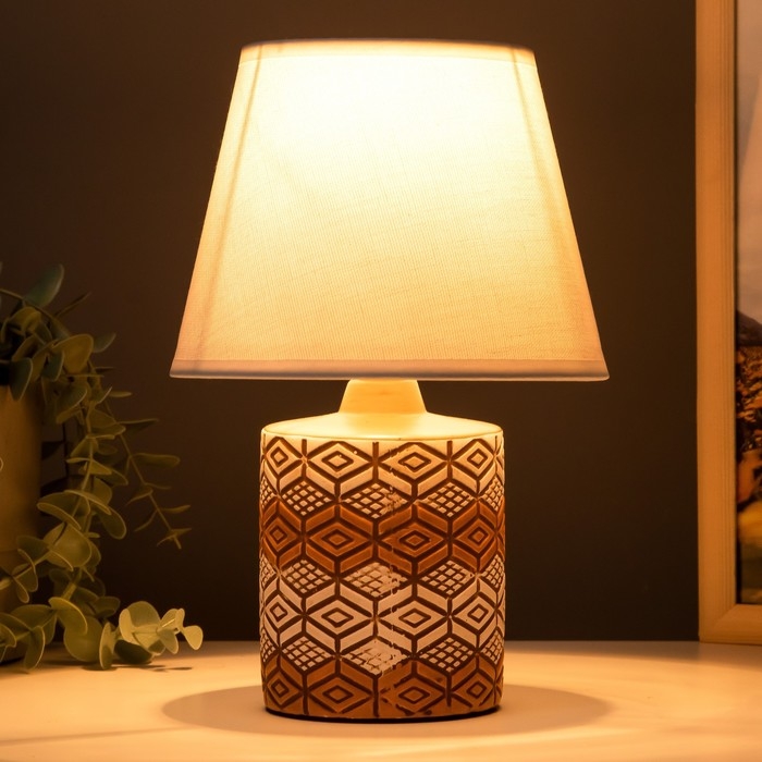 Настольная лампа 16526/1 E14 40Вт 17,5х17,5х26,5 см RISALUX Настольная лампа 16526/1 E14 40Вт 17,5х17,5х26,5 см RISALUX