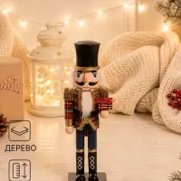 Фигурка декоративная &laquo;Щелкунчик.Солдат с подарком&raquo;, 7&times;6.6&times;25 см