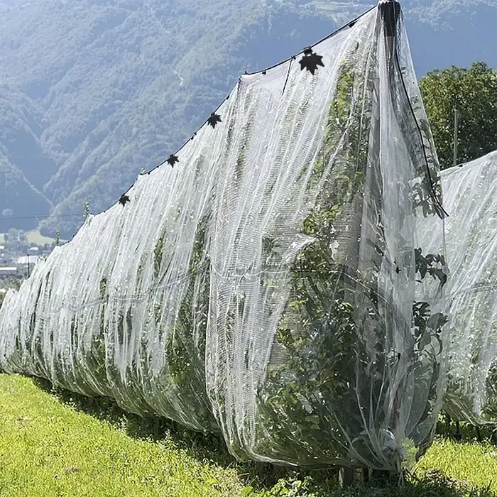 Клипса садовая &laquo;Кленовый лист&raquo;, для крепления теневой сетки, пластиковая, чёрная