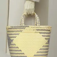 Сумка плетёная, 30&times;15&times;35 см, пластик, бежевая с чёрным