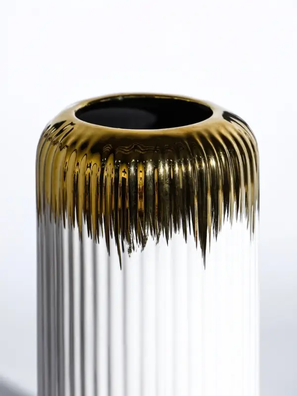 Ваза керамика настольная Ваза керамика настольная "Дакей" d=20х10, d=6 см, белый