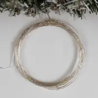 Гирлянда &laquo;Нить&raquo; 5 м, роса, IP20, серебристая нить, 50 LED, мерцание всех светодиодов, от батареек АА&times;3, свечение белое