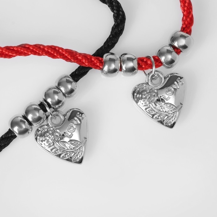 Набор 3 предмета: 2 браслета, блеск для губ «Неразлучники» сердечки, цвет чёрно-красный, 6 см