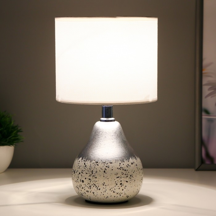 Настольная лампа Настольная лампа "Лиана" Е14 40Вт бело-серебристый 15х15х28 см