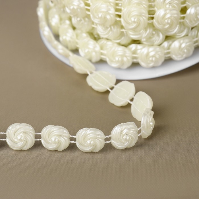 Жемчуг на нитях, плоский, 10 мм, 9 ± 1 м, цвет молочный Жемчуг на нитях, плоский, 10 мм, 9 ± 1 м, цвет молочный