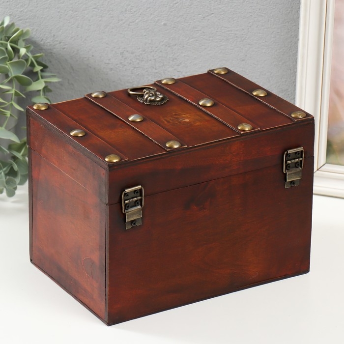 Шкатулка сундук дерево  Шкатулка сундук дерево "Лев. С заклёпками" коричневая 21,8х15,5х15 см