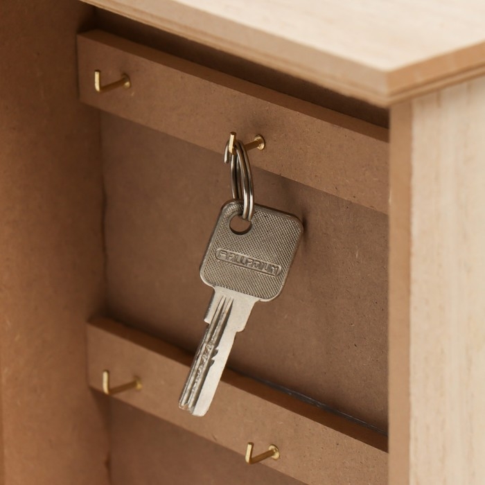 Ключница дерево 6 крючков Ключница дерево 6 крючков "Сердце в цветах" 26,5х20,8х6,3 см