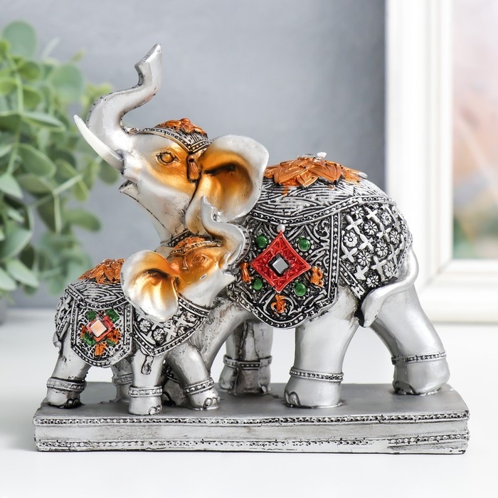 Сувенир полистоун Сувенир полистоун "Слониха со слонёнком в попоне с ромбом" серебро 14х6,3х13,5 см