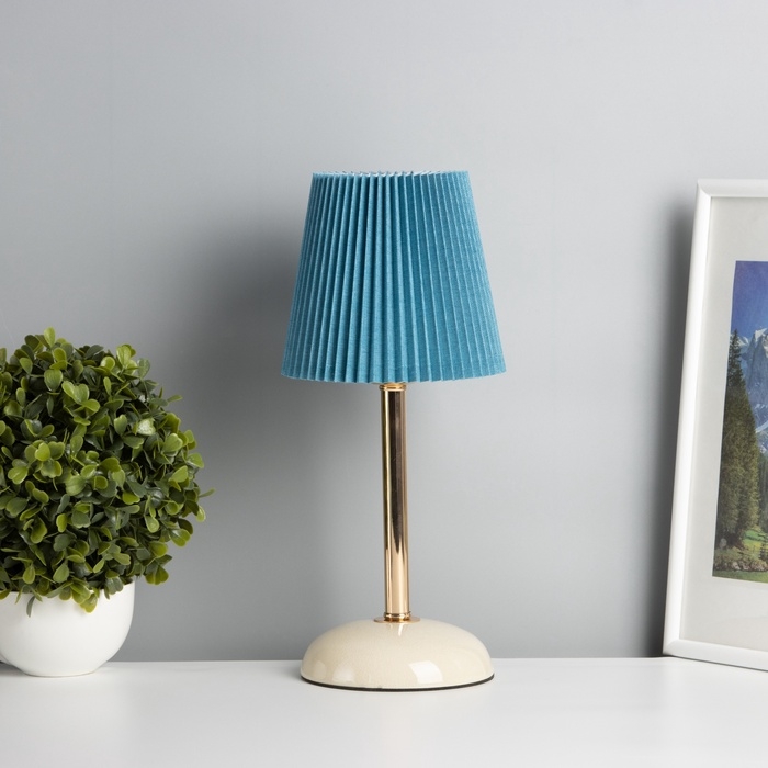 Лампа настольная Лампа настольная "Лика" 1х40Вт Е27 белый/золото/синий 15х15х32,5см