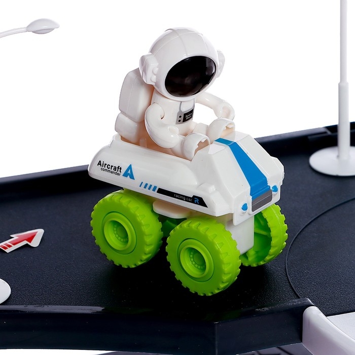 Парковка &laquo;Космическая станция&raquo;, световые эффекты