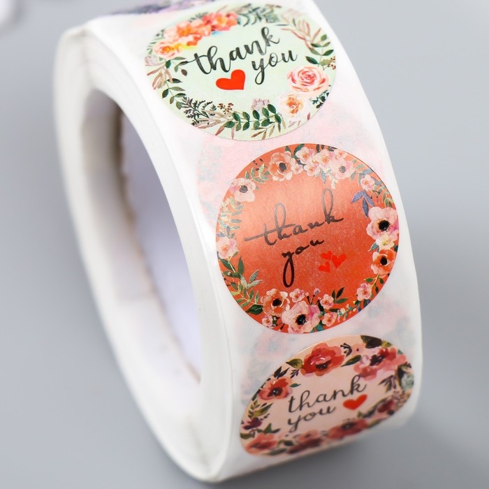 Наклейка бумага "Цветочный венок. Благодарность" d=2,5 см 500 шт в рулоне 3х6,5х6,5 см