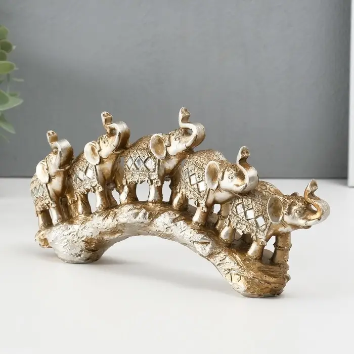 Сувенир полистоун "Пять слонов на камне в попонах с бахромой" 11х24,5х4,5 см