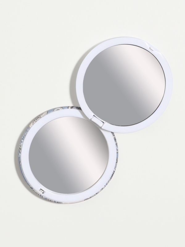 Зеркало складное «Орнамент», d = 7,5 см, с увеличением, цвет МИКС