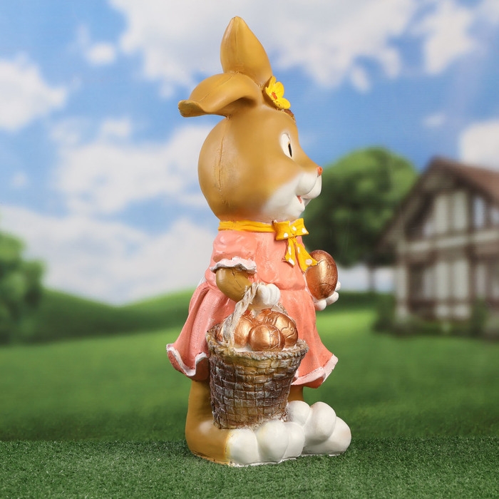 Садовая фигура  Садовая фигура "Зайчиха с корзинкой" 51х25х24см