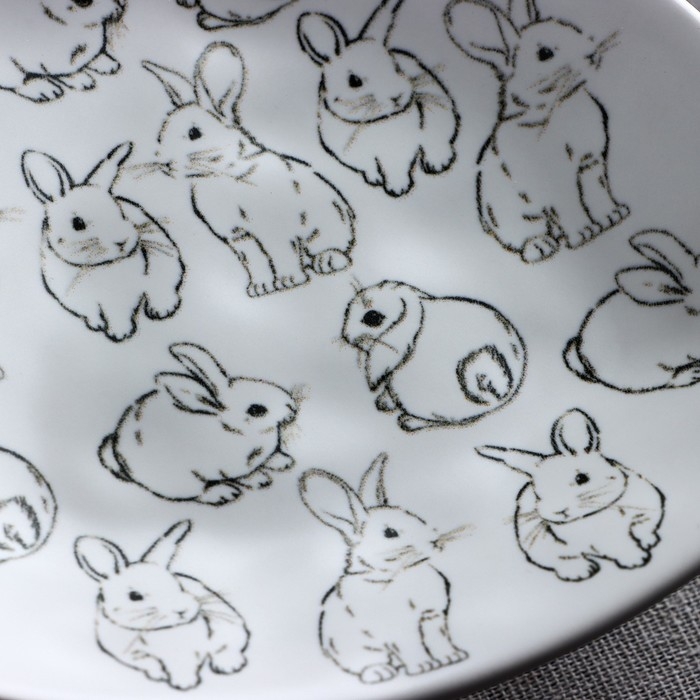 Тарелка керамическая «Пасхальные зайки», 13.5 х 13.5 см, цвет белый Тарелка керамическая «Пасхальные зайки», 13.5 х 13.5 см, цвет белый