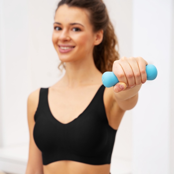 Гантель неопреновая ONLYTOP, 0,5 кг, цвет голубой Гантель неопреновая ONLYTOP, 0,5 кг, цвет голубой
