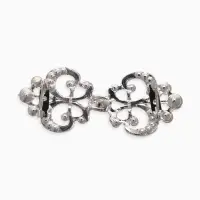 Зажим для кардигана "Ажур", лилия, цвет белый в серебре Зажим для кардигана "Ажур", лилия, цвет белый в серебре