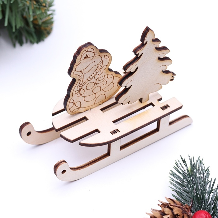 Сувенир санки Сувенир санки "Змея с ёлочкой", вид 1, 10,5 х 4,7 х 7,8 см