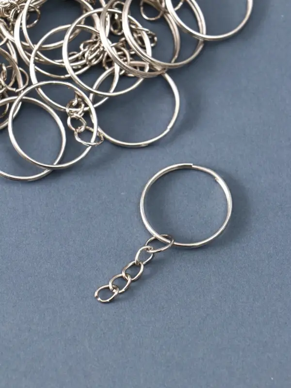Основа для брелока кольцо металл с цепочкой серебро набор 50 шт 2,4х2,4 см Основа для брелока кольцо металл с цепочкой серебро набор 50 шт 2,4х2,4 см