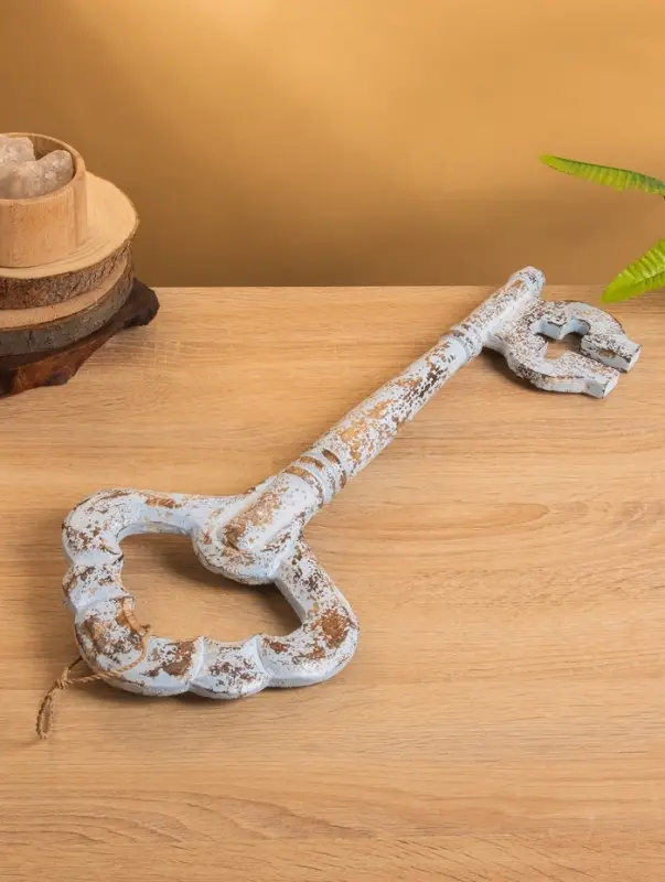 Сувенир «Ключ от счастья», 4.5×21×50 +/- 3 см, дерево, голубой Сувенир «Ключ от счастья», 4.5×21×50 +/- 3 см, дерево, голубой