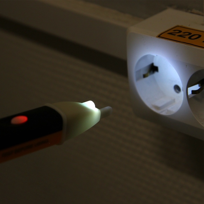 Светодиодный индикатор напряжения ТУНДРА, поиск обрыва в цепи, звуковая индикация, 1000 В Светодиодный индикатор напряжения ТУНДРА, поиск обрыва в цепи, звуковая индикация, 1000 В