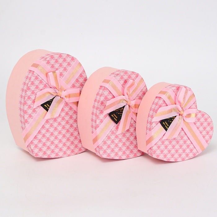 Набор коробок 3 в 1 Сердца 22*20*9/19*17*7,5/16*13,5*6 см Набор коробок 3 в 1 Сердца 22*20*9/19*17*7,5/16*13,5*6 см