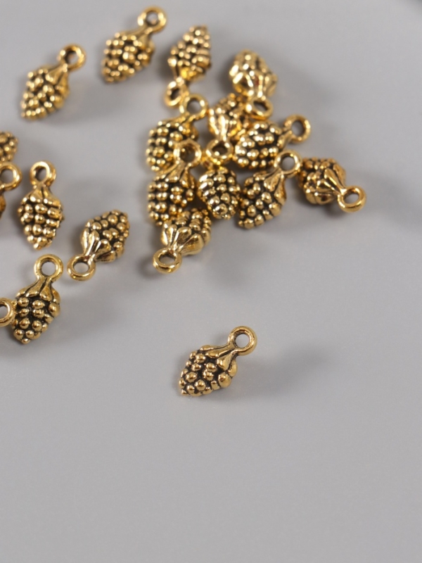 Декор металл для творчества Декор металл для творчества "Золотая шишка" 1х0,6см, набор 20 шт