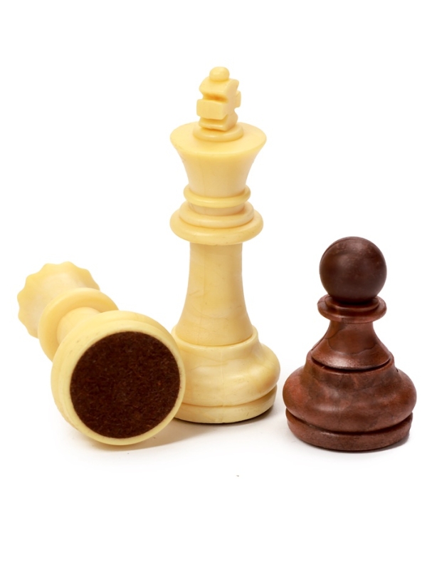 Шахматы 25 х 22 см, король h-4.5 см, пешка h-2.5 см Шахматы 25 х 22 см, король h-4.5 см, пешка h-2.5 см