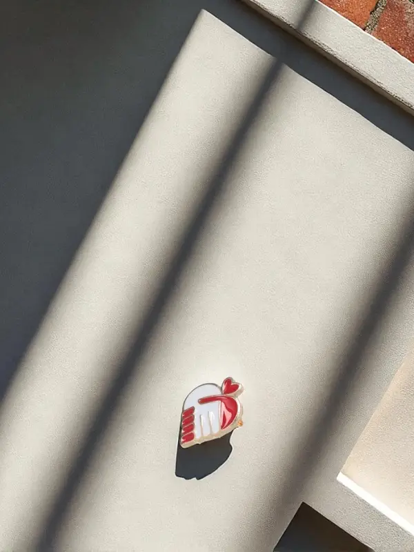 Брошь &laquo;Сердце из рукопожатия&raquo;, МИКС