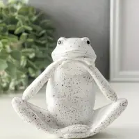 Сувенир полистоун "Белая лягушка" 6х13,5х11,5 см Сувенир полистоун "Белая лягушка" 6х13,5х11,5 см