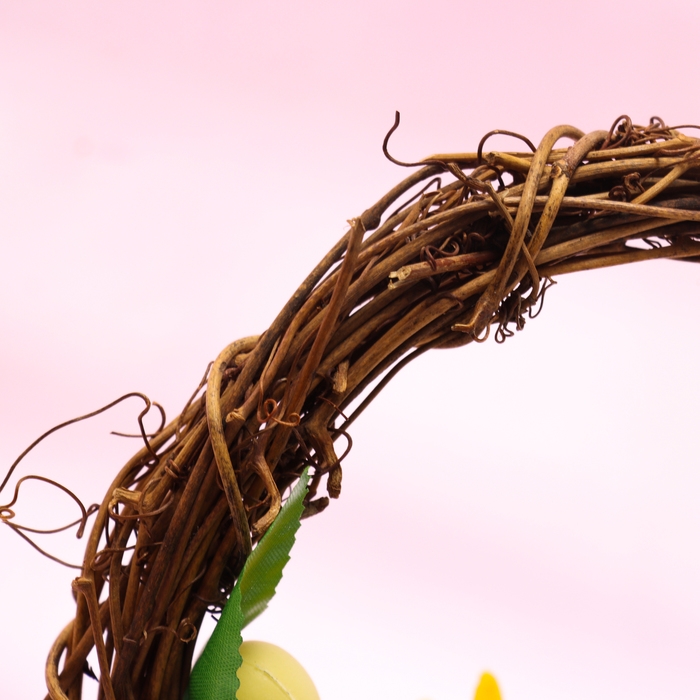 Декоративный пасхальный венок   Декоративный пасхальный венок  "Курочка и цыплята" 8х15х15 см