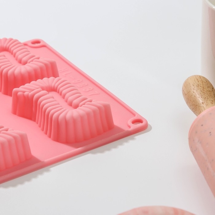 Форма для выпечки Доляна «Зорро», силикон, 28×16×2 см, 8 ячеек (5×6,6 см), глубина 1,7 см, цвет МИКС Форма для выпечки Доляна «Зорро», силикон, 28×16×2 см, 8 ячеек (5×6,6 см), глубина 1,7 см, цвет МИКС