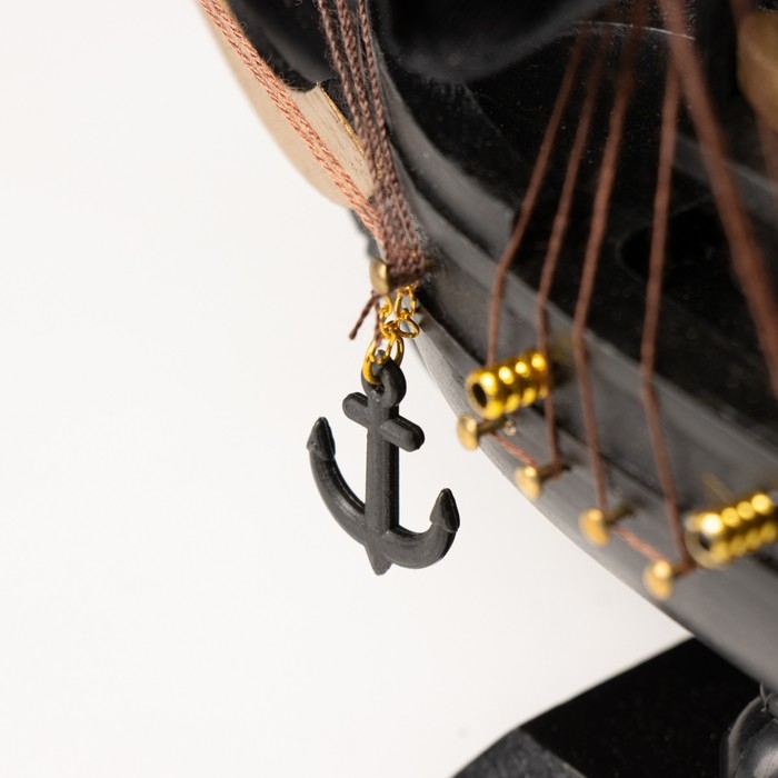 Корабль Корабль "Веселый Роджер", черные паруса, 24×6×22 см