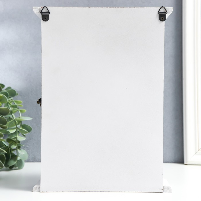 Ключница дерево 6 крючков Ключница дерево 6 крючков "Ключи.Сердце" серая с белым 26х19х6 см