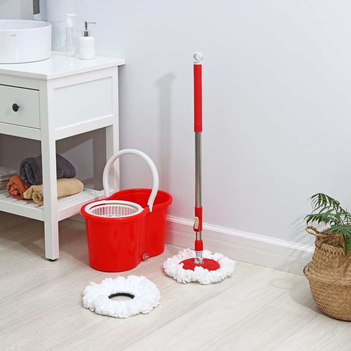 Швабра с отжимом и ведро на колёсиках с пластиковой центрифугой Доляна, 14 л, швабра, запасная насадка из микрофибры, цвет МИКС Швабра с отжимом и ведро на колёсиках с пластиковой центрифугой Доляна, 14 л, швабра, запасная насадка из микрофибры, цвет МИКС