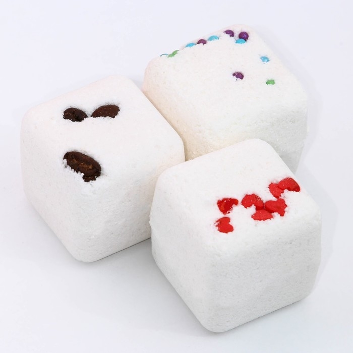 Подарочный набор косметики «С 8 Марта!», бомбочки для ванны с добавками 3 х 65 г, ЧИСТОЕ СЧАСТЬЕ