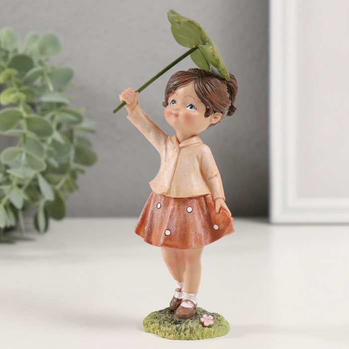 Сувенир полистоун "Малышка с зелёным клевером" 6,5х5,5х15,5 см