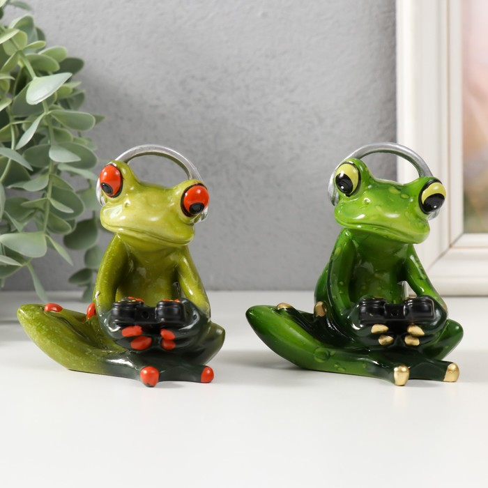 Сувенир полистоун лак Сувенир полистоун лак "Лягушонок играет в приставку" МИКС 8х7х8 см