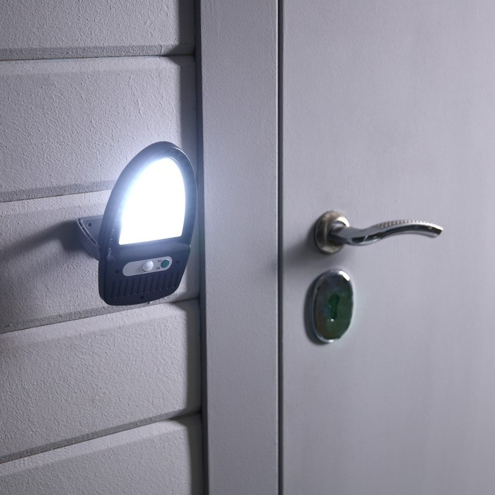 Садовый светильник на солнечной батарее с датчиком движения, накладной, 9.5 × 13 × 5 см, 49 LED, свечение белое Садовый светильник на солнечной батарее с датчиком движения, накладной, 9.5 × 13 × 5 см, 49 LED, свечение белое